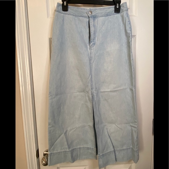 Liz Claiborne soft denim skirt w/front split 6p - Picture 1 of 6